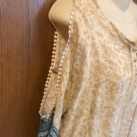 Democracy Cold Shoulder Teal/Tan Top, Sz M, NWOT - Picture 2 of 5